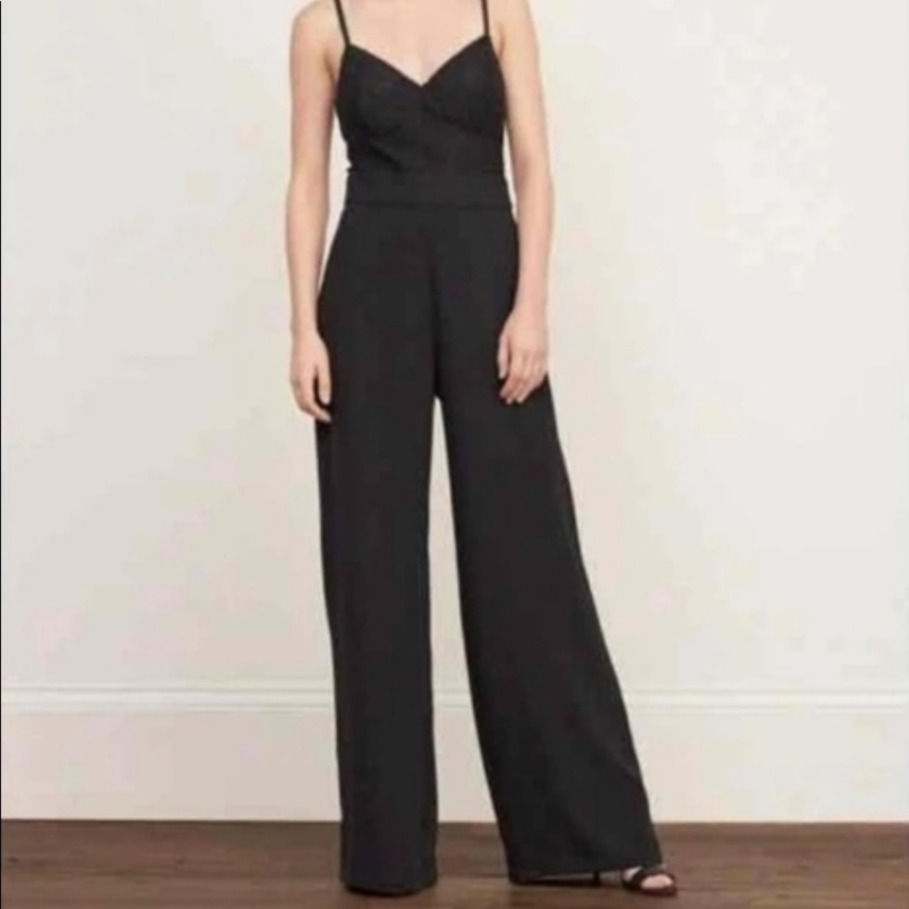 ‼️Closet Clear Out‼️ Abercrombie and Fitch Black Vneck Jumpsuit